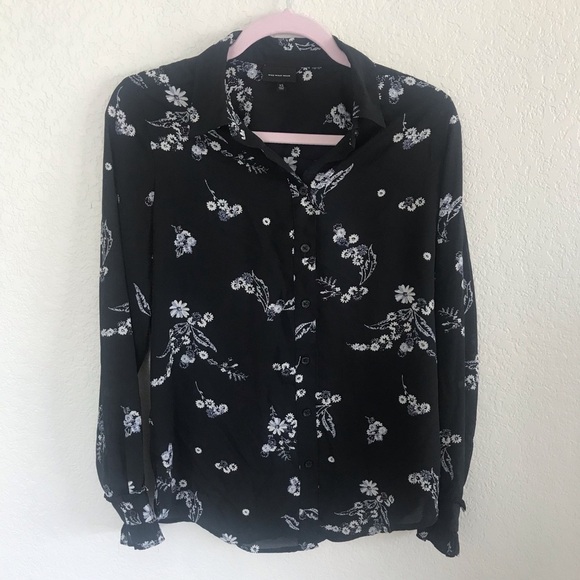 Who What Wear Tops - Who What Wear Floral Top with Ruffle Sleeve